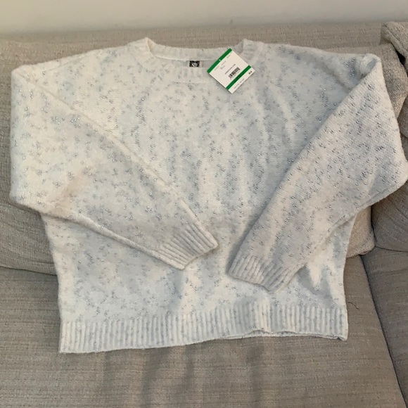 ANNE KLEIN SWEATER white with silver thread - Picture 4 of 11